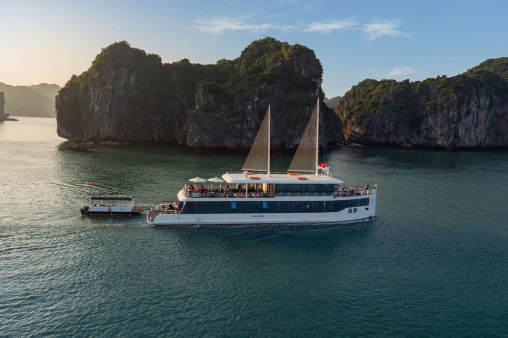Jade Sails The Luxury Day Cruise in Halong Bay