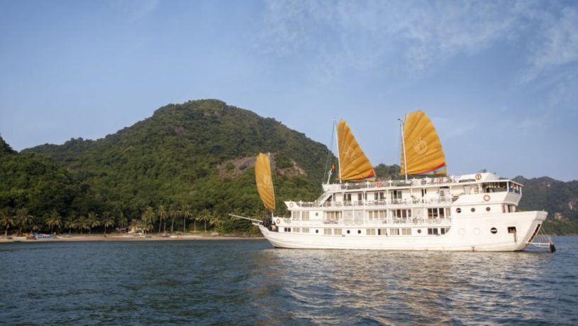 Hera Classic Cruise Halong Bay