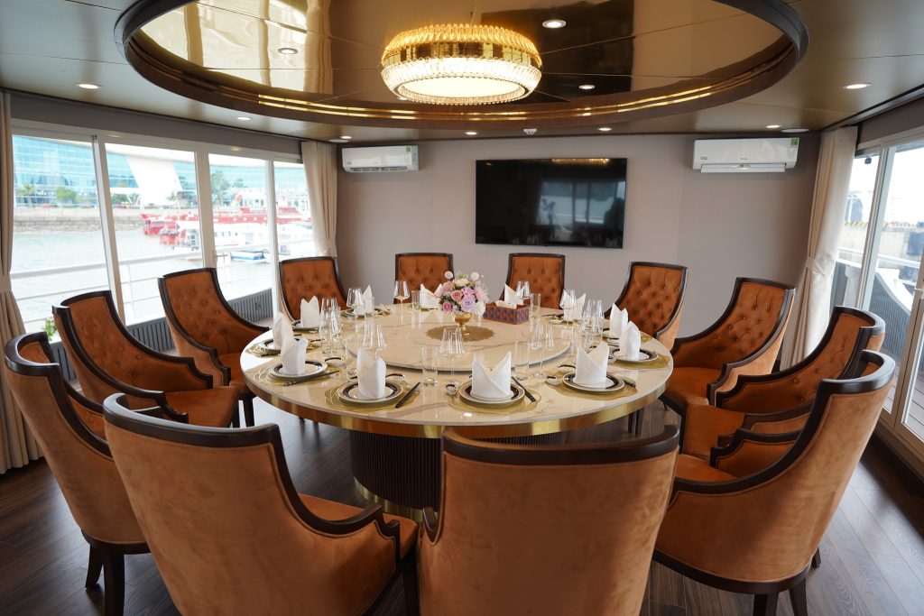 Crystal Holidays Cruises in Bai Tu Long Bay