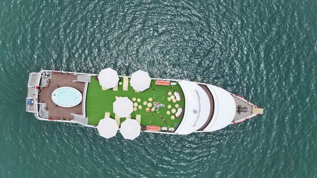 Cruises to Bai Tu Long Bay: Crystal Holidays