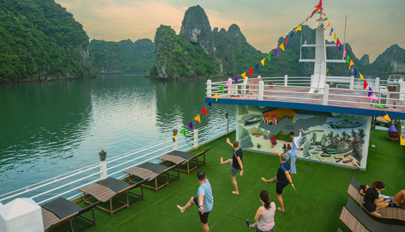 Swan Cruise Halong Bay